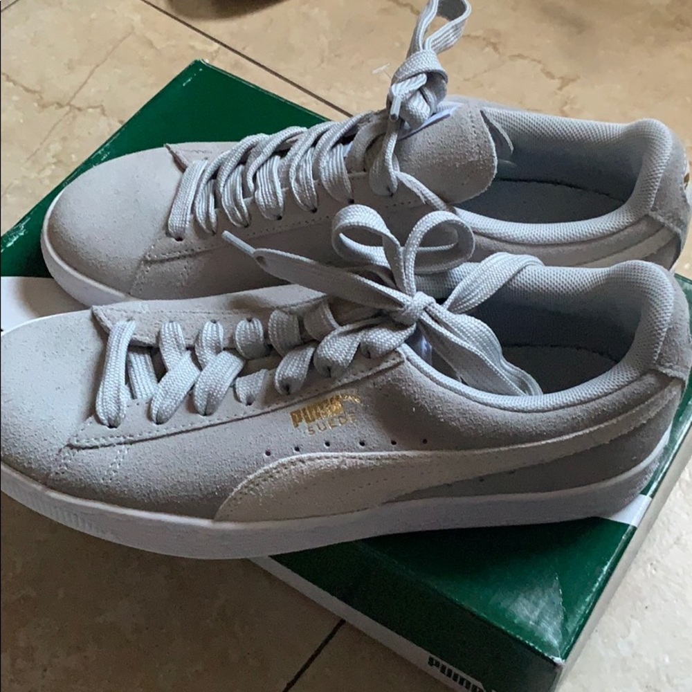 Gray & beige suede classic Puma sneakers women 7.5